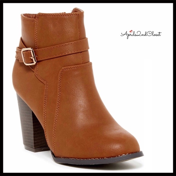 ❤️SOLD❤️TAN BUCKLE SIDE HEELED ANKLE BOOTS - Picture 1 of 5